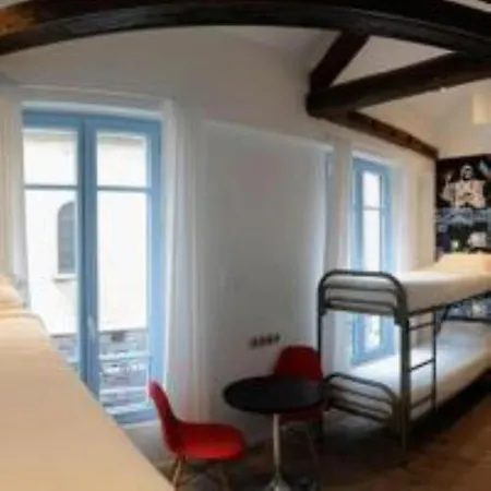 Auberge de jeunesse The 3 Ducks Eiffel Tower By Hiphophostels *