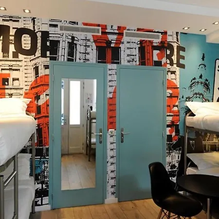 The 3 Ducks Eiffel Tower By Hiphophostels Auberge de jeunesse Paris