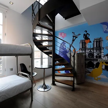 The 3 Ducks Eiffel Tower By Hiphophostels Auberge de jeunesse *