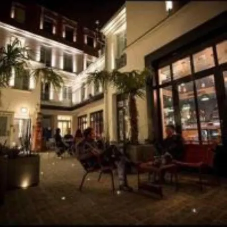 Auberge de jeunesse The 3 Ducks Eiffel Tower By Hiphophostels *