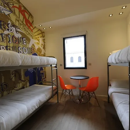 Auberge de jeunesse The 3 Ducks Eiffel Tower By Hiphophostels *