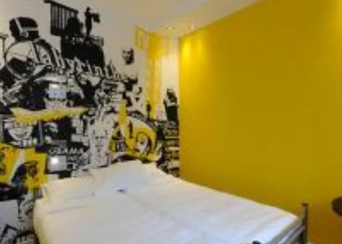 3 덕스 에펠 타워 바이 힙합호스텔스 * 파리