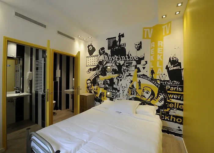 3 덕스 에펠 타워 바이 힙합호스텔스