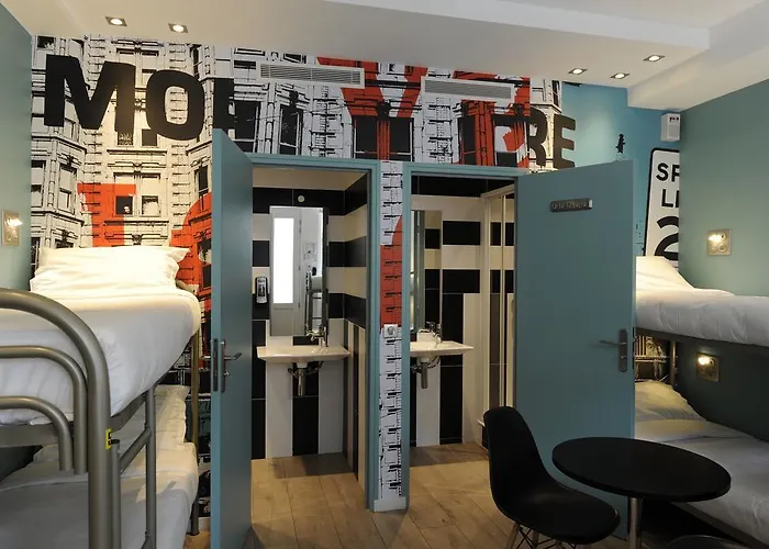 3 덕스 에펠 타워 바이 힙합호스텔스 호스텔 *