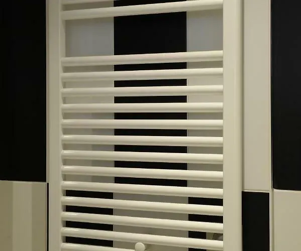 3 덕스 에펠 타워 바이 힙합호스텔스 호스텔 *