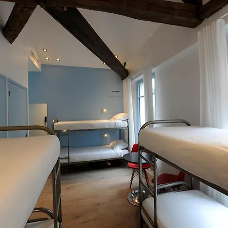 The 3 Ducks Eiffel Tower By Hiphophostels