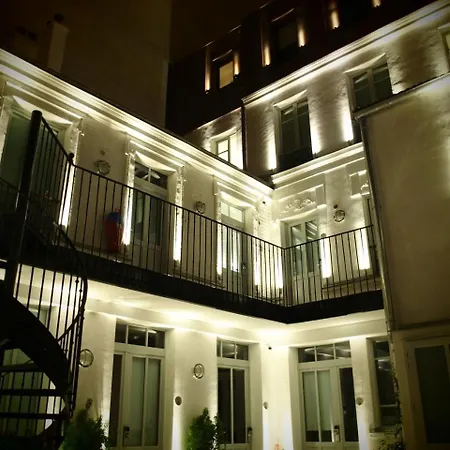 Hostal The 3 Ducks Eiffel Tower By Hiphophostels París