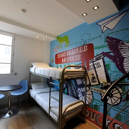 Hostel The 3 Ducks Eiffel Tower By Hiphophostels