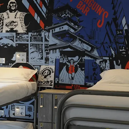 Hostal The 3 Ducks Eiffel Tower By Hiphophostels *