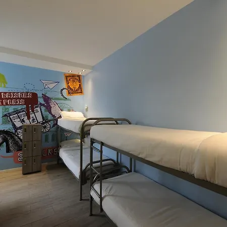 Hostel The 3 Ducks Eiffel Tower By Hiphophostels Paris