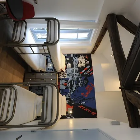 Hostel The 3 Ducks Eiffel Tower By Hiphophostels *