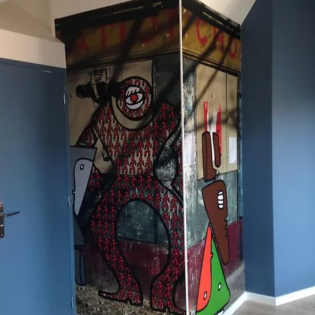 The 3 Ducks Eiffel Tower By Hiphophostels *