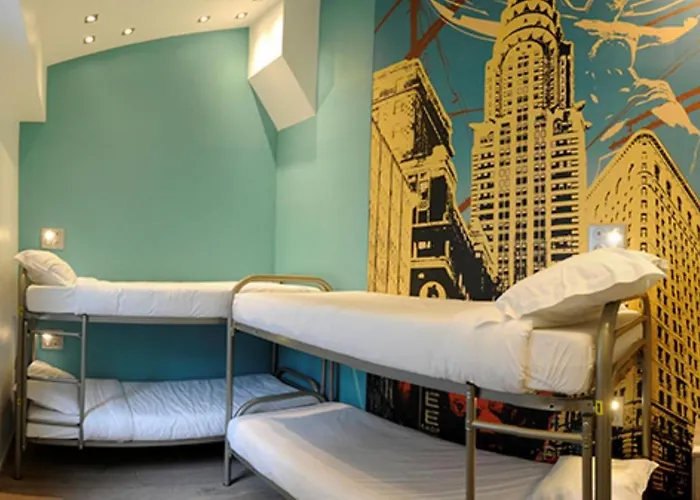 The 3 Ducks Eiffel Tower By Hiphophostels