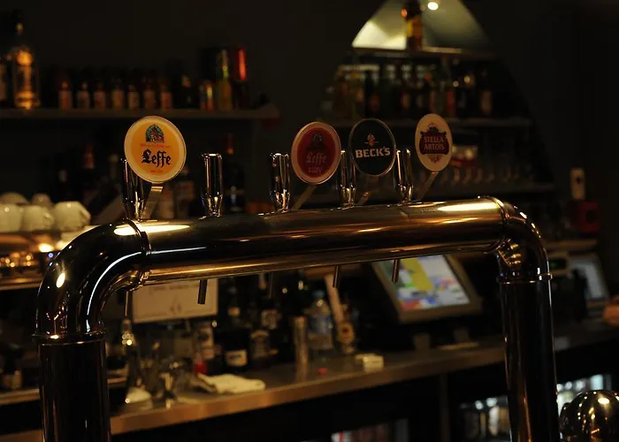 The 3 Ducks Eiffel Tower By Hiphophostels Ostello *