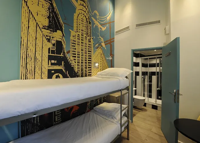 The 3 Ducks Eiffel Tower By Hiphophostels Ostello