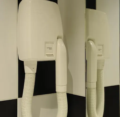 The 3 Ducks Eiffel Tower By Hiphophostels