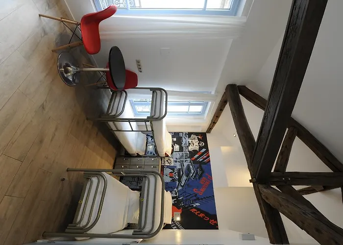 Hostel The 3 Ducks Eiffel Tower By Hiphophostels *