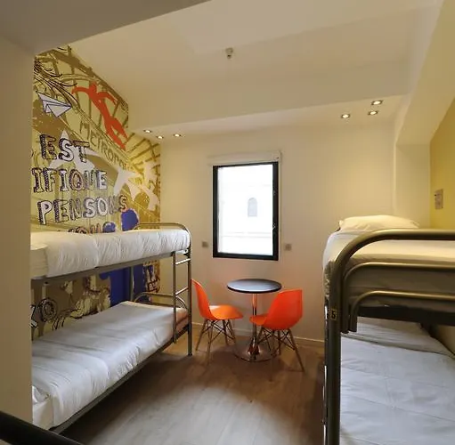 ザ 3 ダックス エッフェルタワー バイ ヒップホップホステルズ *